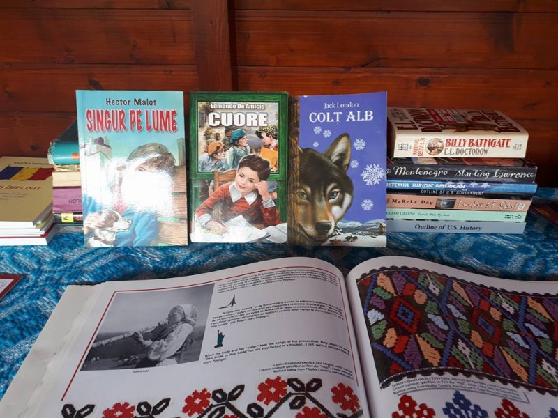 400 de cărți donate Bibliotecii din Deda