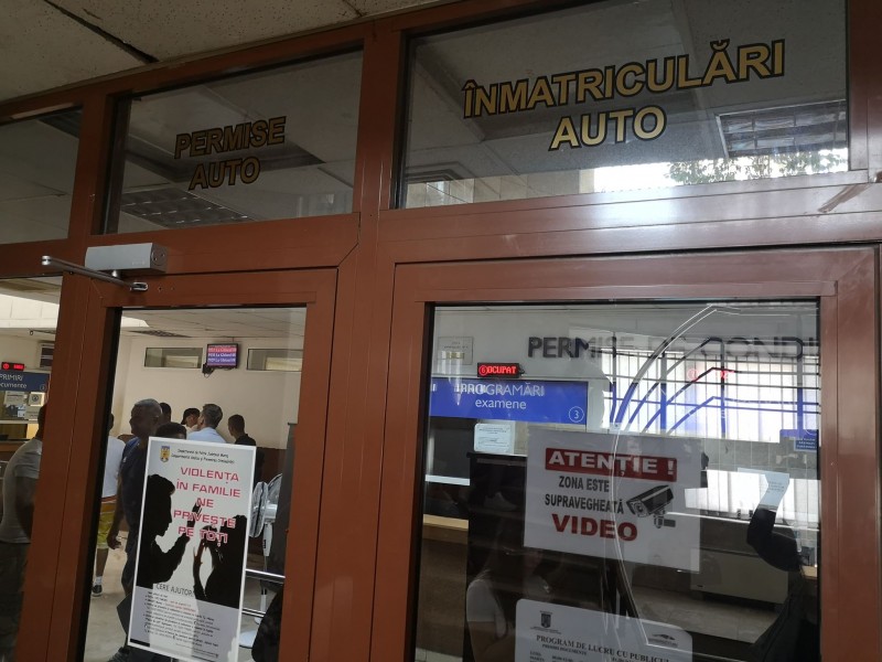 Două cazuri de COVID-19 la Serviciul de Permise Auto și Înmatriculări Mureș