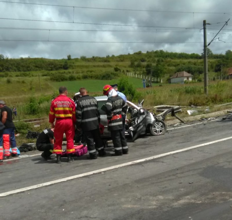 UPDATE: Accident cu doi morți, dintre care un copil, pe E 60, în județul Mureș