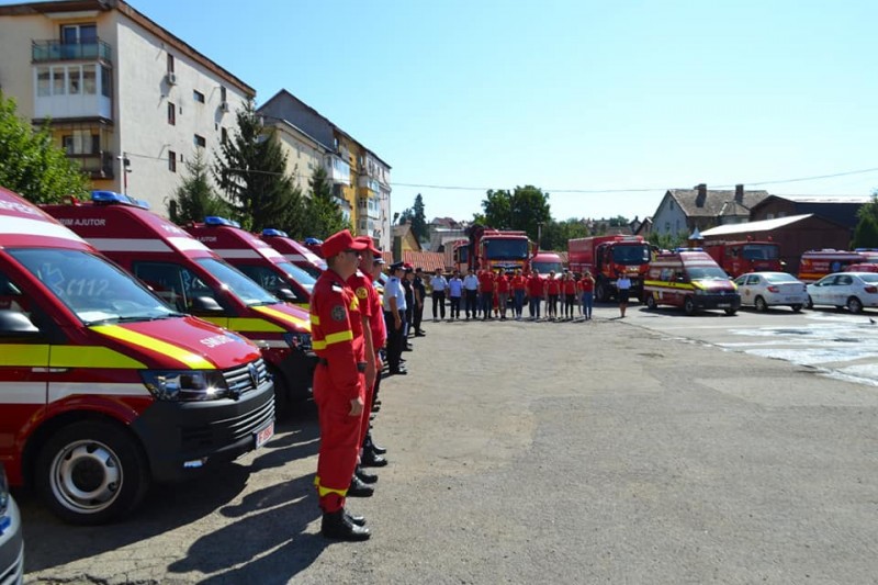 Șapte ambulanţe noi au intrat în dotarea ISU Sibiu