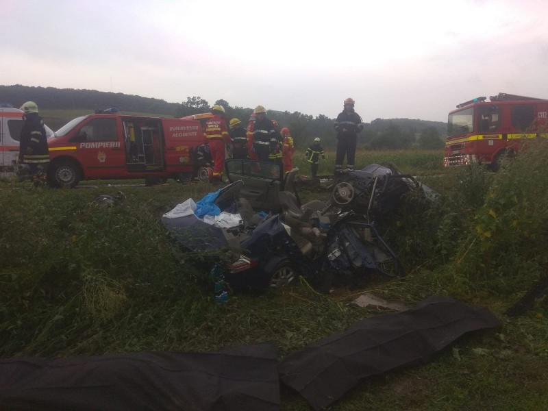 UPDATE: Copil de 3 ani, accidentat grav în accidentul de la Rupea. Doi bărbați au murit