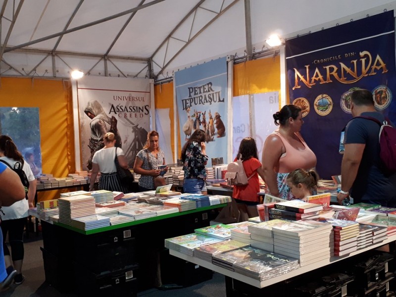 În Piaţeta Perla din Mamaia, continuă Târgul de Carte Gaudeamus Litoral, organizat de Radio România