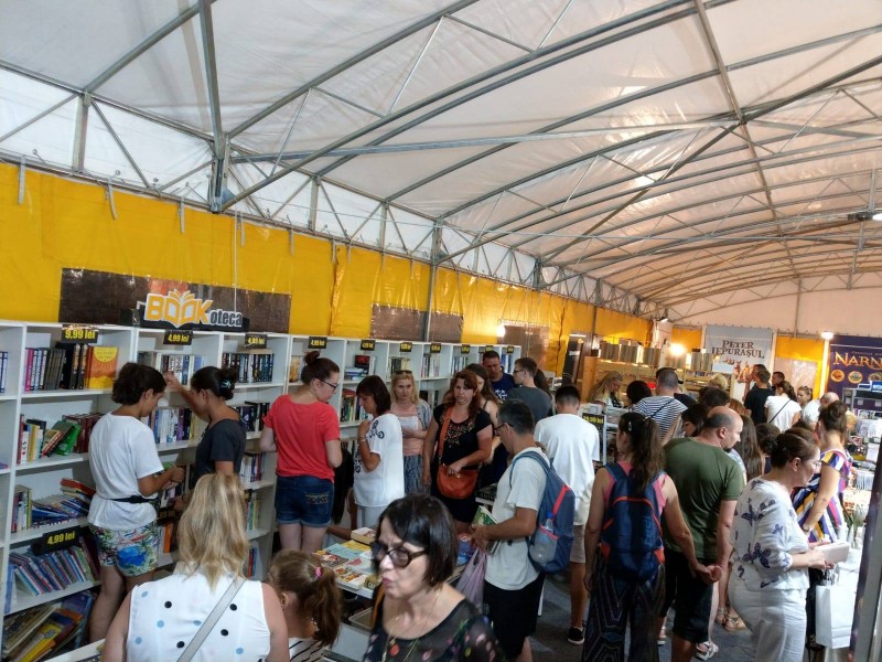 Este a patra zi a Târgului de Carte Gaudeamus Litoral de la Mamaia, organizat de Radio România