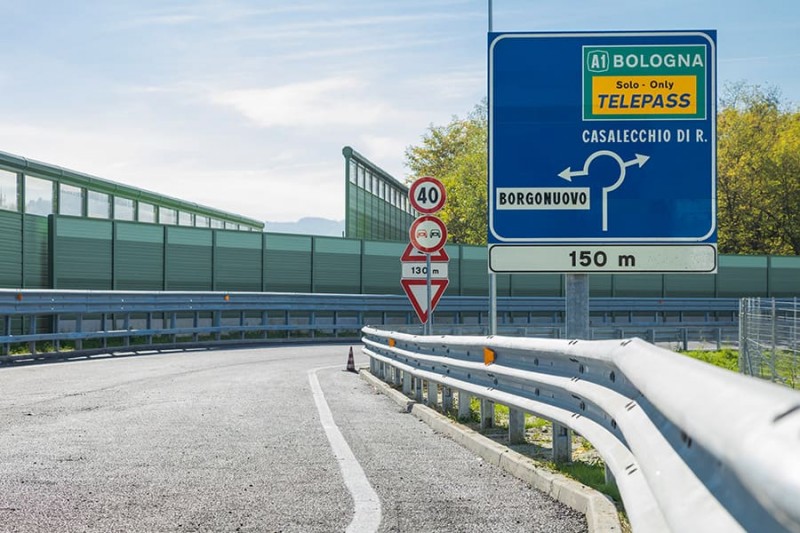 Grevă a operatorilor staţiilor de taxare de pe autostrăzi, în Italia
