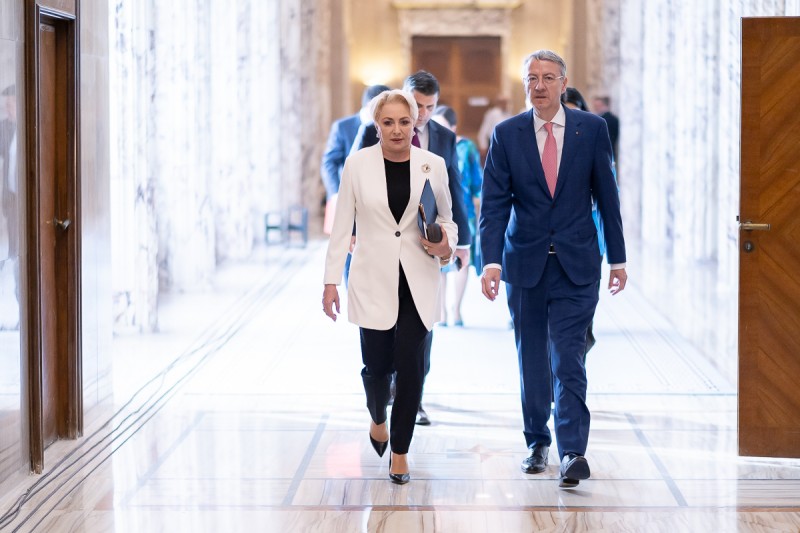 CCR discută miercuri sesizarea Guvernului privind numirea miniștrilor