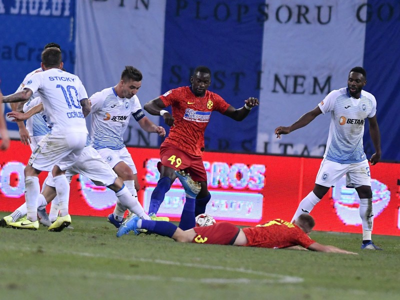 Oltenii pedalară în gol