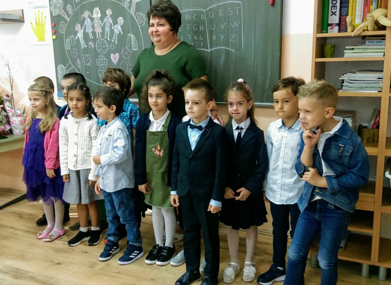Bobocii de la clasa pregătitoare au intrat pentru prima oară în clase