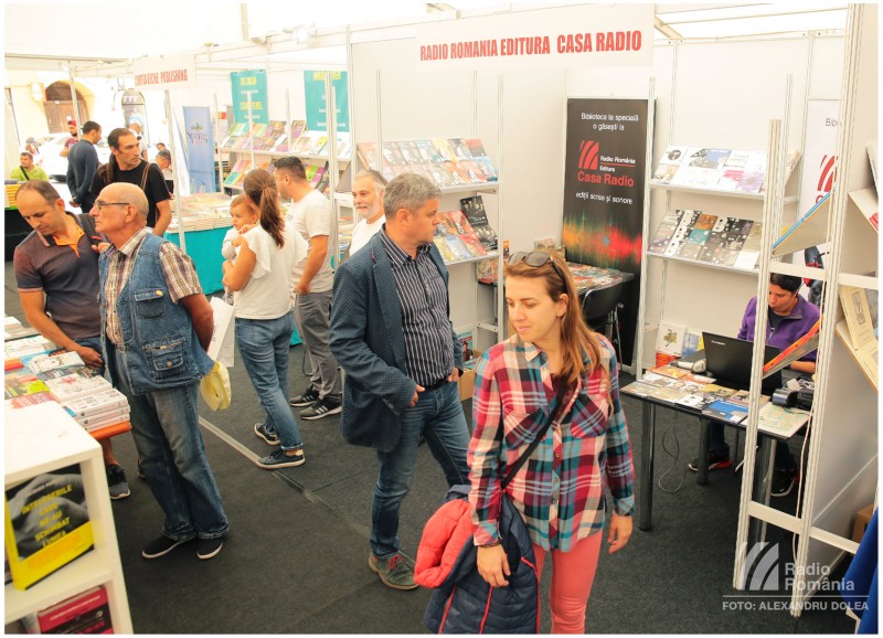 La Braşov continuă Târgul de carte Gaudeamus, organizat de Radio România