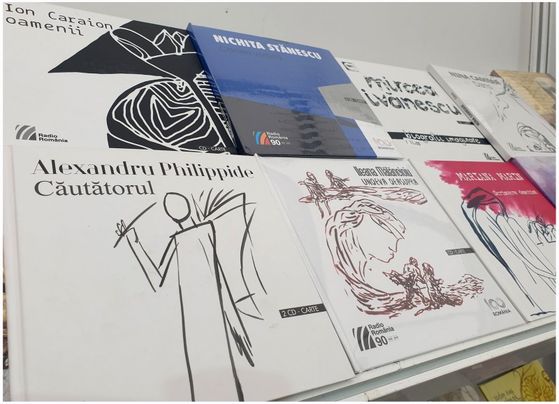 În Piaţa Sfatului din Braşov continuă Târgul de carte Gaudeamus