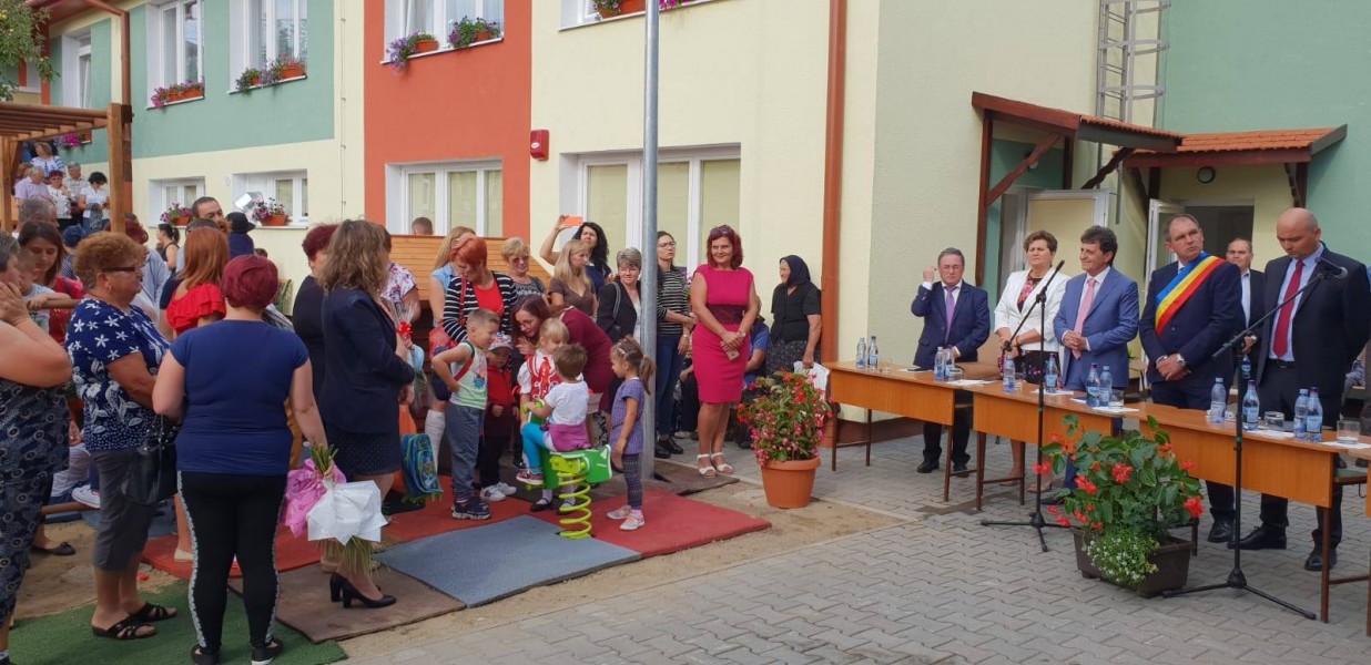 Grădinița din localitatea mureșeană Gănești și-a deschis astăzi porțile
