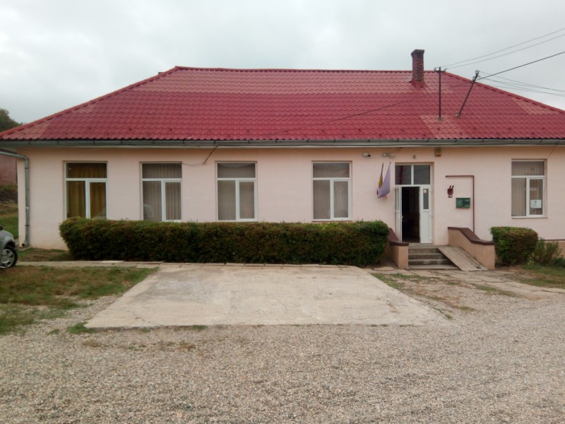 Comuna mureșeană Papiu Ilarian rămâne din 2020 cu o singură unitate de învățământ