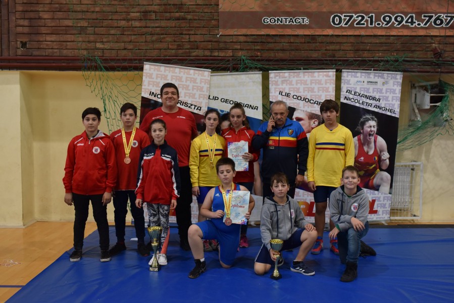 Luptătorii de la CS Mureșul, 10 medalii la Naționalele de juniori mici