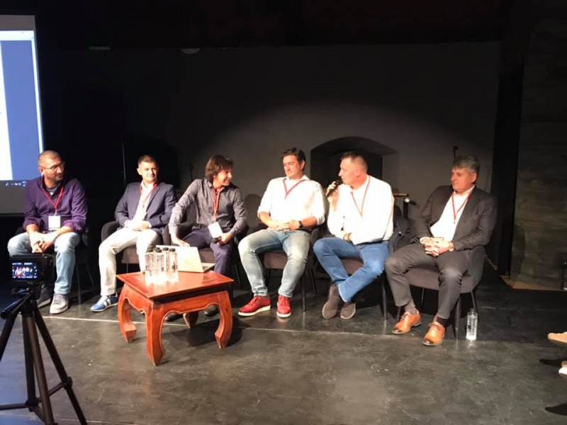 Mureș: Studiu despre activitatea online a firmelor mari