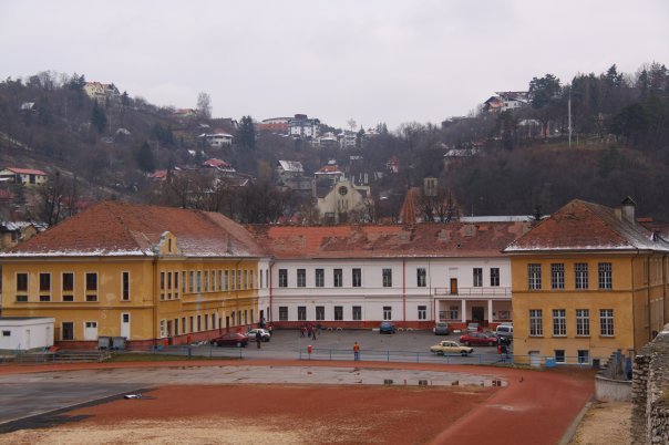 Anchetă de amploare la Liceul cu Program Sportiv din Brașov, unde un elev a amenințat un dascăl