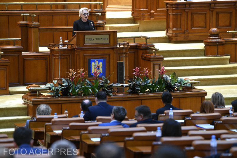 Dezbaterea moţiunii de cenzură în plenul Camerelor reunite a început