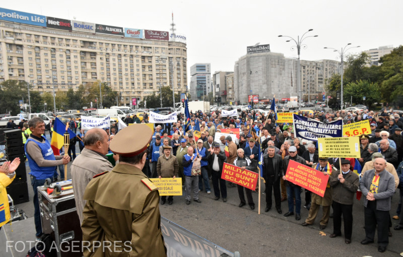 Protest în Piaţa Victoriei din capitală, de Ziua Armatei Protest în Piaţa Victoriei din capitală, de Ziua Armatei