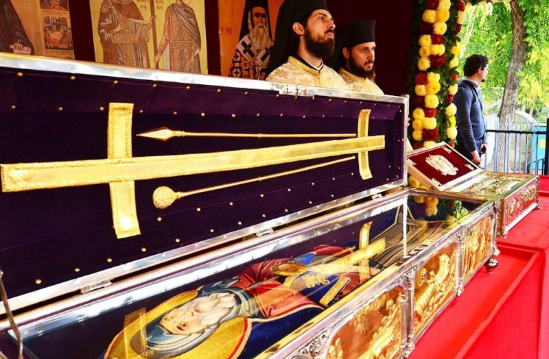 Creştinii îl sărbătoresc pe Sfântul Mare Mucenic Dimitrie