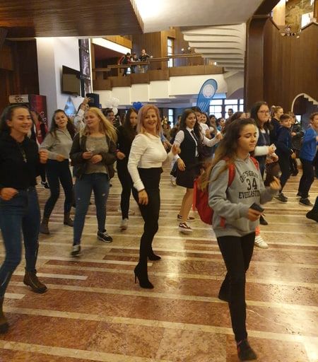 500 de copiii își sărbătoresc astăzi profesorii la Târgu Mureș