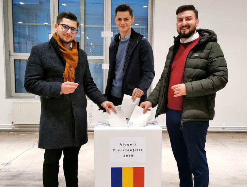 UPDATE: Circa 808 de mii de cetăţeni români aflaţi în străinătate au votat UPDATE: Circa 808 de mii de cetăţeni români aflaţi în străinătate au votat