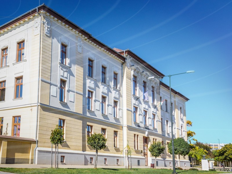 Școala dintr-o localitate harghiteană a fost renovată cu ajutorul statului ungar
