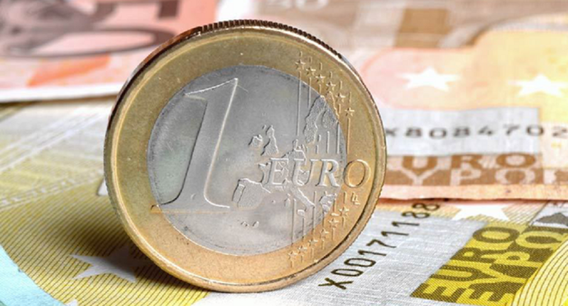 Euro ajunge la un nou maxim istoric Euro ajunge la un nou maxim istoric