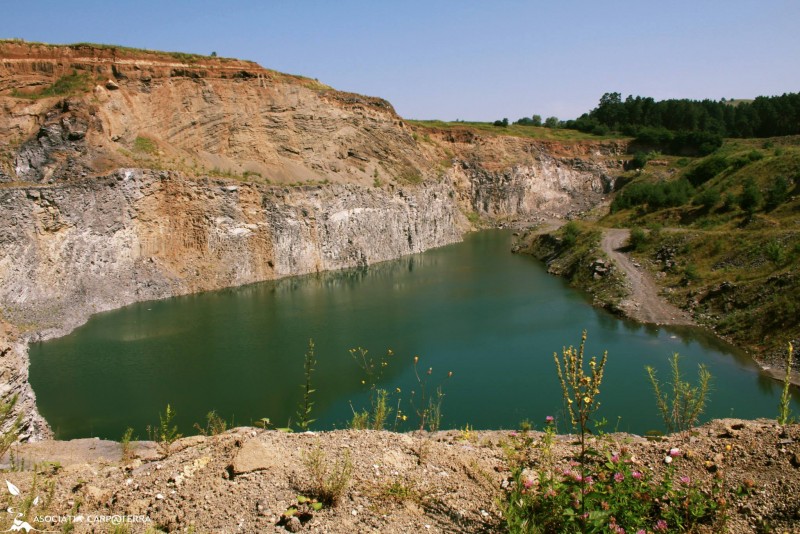 Lacul de Smaralad de la Racoș, atracție pentru pasionații de scufundări