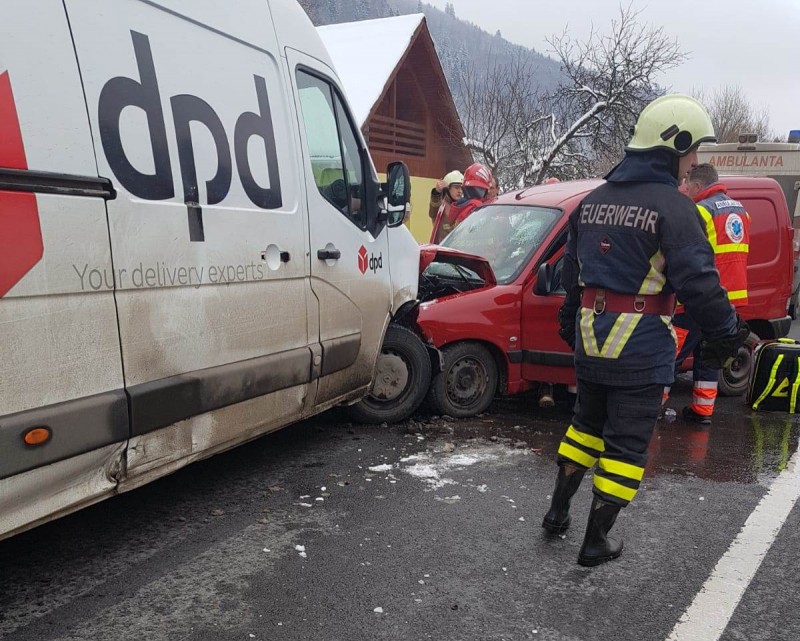 Trei persoane rănite într-un accident petrecut în localitatea mureșeană Andreneasa