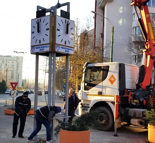 48.000 lei pentru un ceas stradal la Braşov