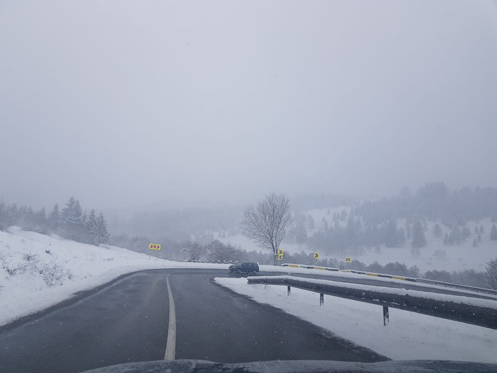 Ninge la munte, circulați cu prudență, atenționează autoritățile!