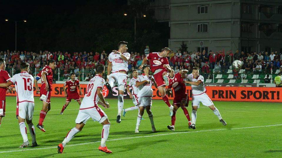 Dinamo și Sepsi se înfruntă, în direct, la Radio Tg.Mureș Dinamo și Sepsi se înfruntă, în direct, la Radio Tg.Mureș