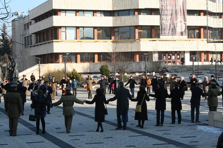 Zeci de români din Miercurea Ciuc s-au prins în Hora Unirii