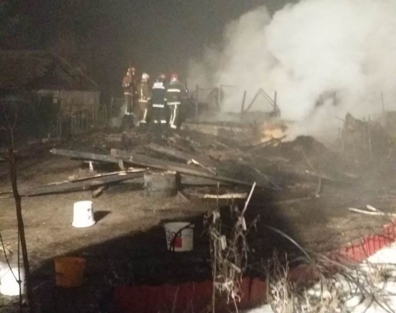 15 porci au ars într-un incendiu la Sânmartinu de Câmpie