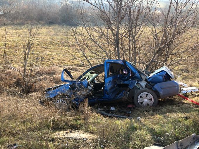 3 victime în urma răsturnării unui autoturism la Luduș