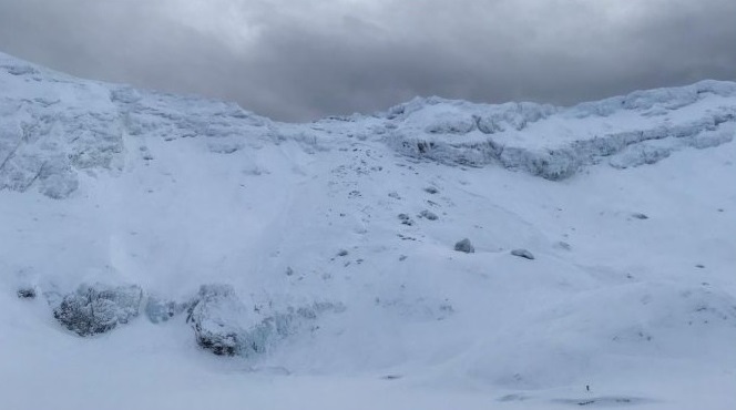 Risc de avalanșe la munte Risc de avalanșe la munte