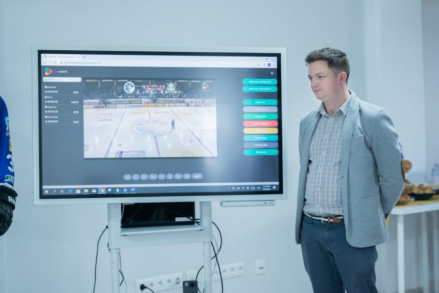 Echipa de hochei a Sport Club Miercurea Ciuc primește o soluție exclusivă de video coaching