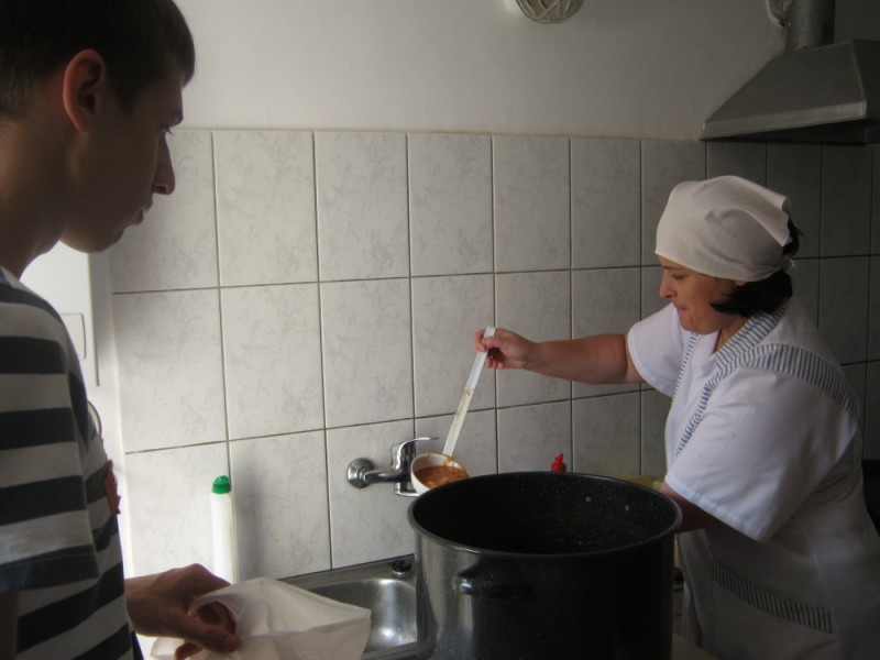 În județul Mureș funcționează doar două cantine sociale acreditate