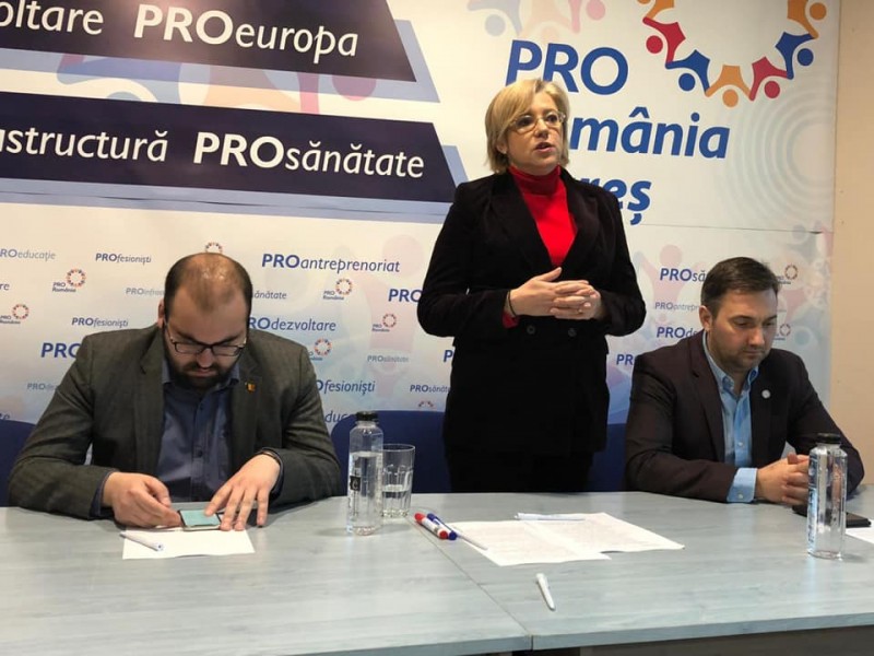 Corina Crețu: 100 de proiecte din fonduri europene ar putea fi nefinalizate Corina Crețu: 100 de proiecte din fonduri europene ar putea fi nefinalizate