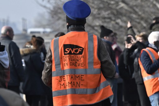 Sindicatele din transportul feroviar protestează, joi, în Capitală