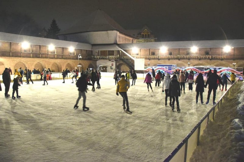 Patinoarul din Cetatea Târgu Mureș s-a închis!