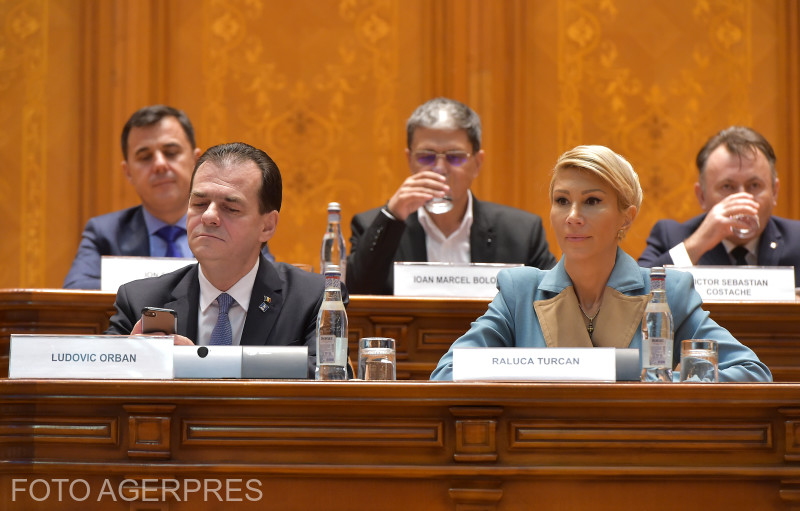 Marți, întâlnire cu partidele, la Guvern, pentru stabilirea datei alegerilor Marți, întâlnire cu partidele, la Guvern, pentru stabilirea datei alegerilor