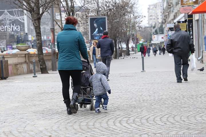 Trei din patru români sunt pesimişti în privinţa direcţiei în care se îndreaptă România Trei din patru români sunt pesimişti în privinţa direcţiei în care se îndreaptă România