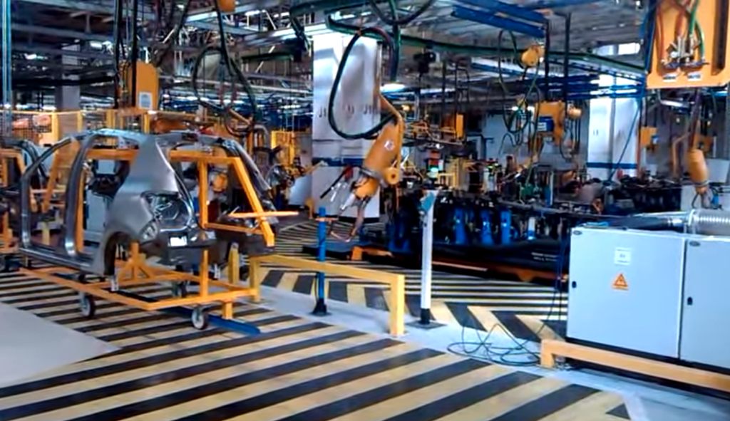 Uzinele „Dacia” opresc producţia pentru cinci zile