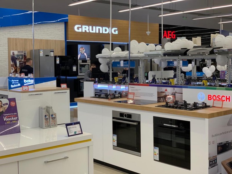 Magazinele din mall-uri care livrează electronice şi electrocasnice şi la domiciliu nu vor fi închise