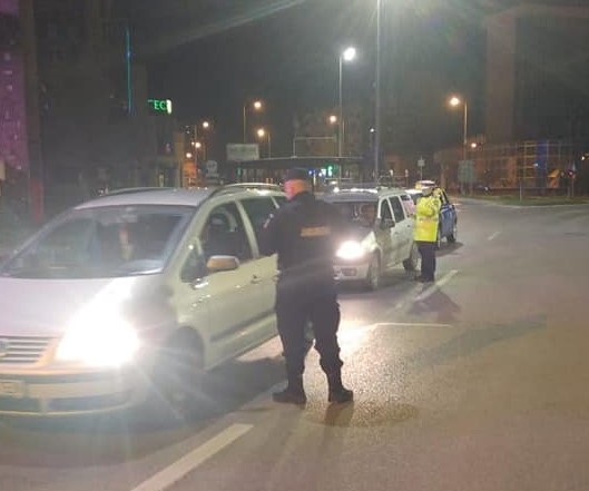 Angajați ai MAI şi poliţişti locali verifică respectarea normelor de protecţie sanitară în perioada minivacanţei de Revelion