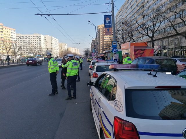Mii de români au fost amendaţi pentru ieșirea din casă fără un motiv urgent