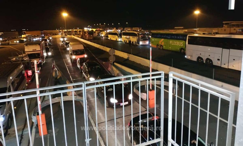 La PTF Nădlac II se lucrează pe zece artere pentru primirea convoiului de români blocaţi în Austria