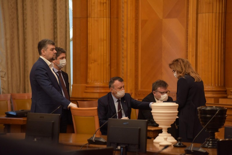 UPDATE: La Parlament continuă votul pentru învestirea Cabinetului Orban 3 UPDATE: La Parlament continuă votul pentru învestirea Cabinetului Orban 3