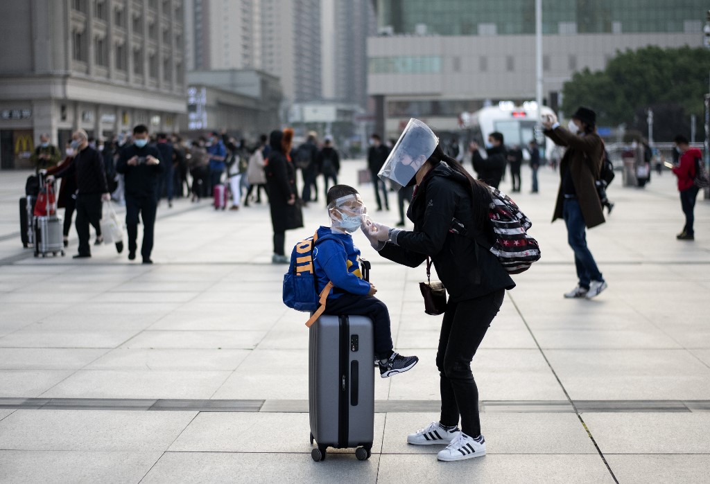 Oraşul Wuhan din China s-a redeschis circulaţiei exterioare