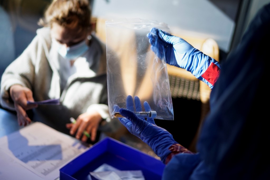 Procent de vindecare de aproape 30% la pacienţii cu COVID-19 în judeţul Brașov Procent de vindecare de aproape 30% la pacienţii cu COVID-19 în judeţul Brașov