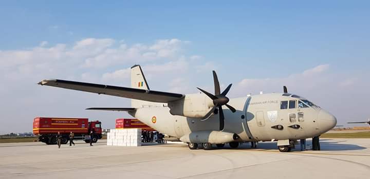 Materiale sanitare aduse din Turcia cu o aeronavă a MApN